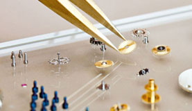 杭州万国指定维修门店打开表壳